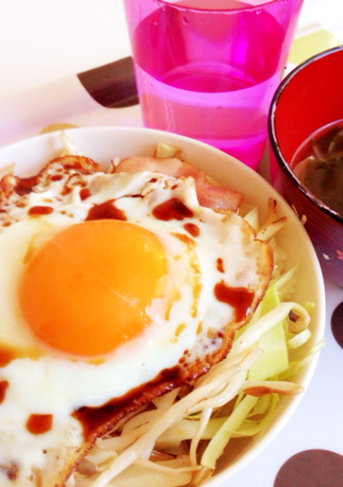 簡単朝ごはん！5分で焼肉風味目玉焼き丼☆-レシピのメイン写真