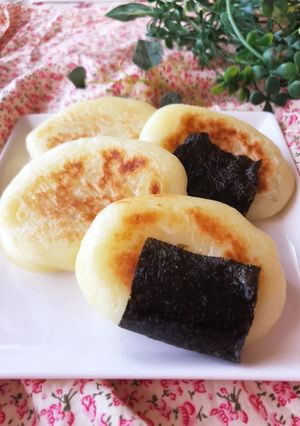 簡単副菜♡チーズインじゃがいもモチ-レシピのメイン写真