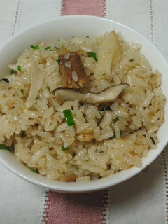 さんま蒲焼き缶とエリンギの炊き込みご飯-レシピのメイン写真