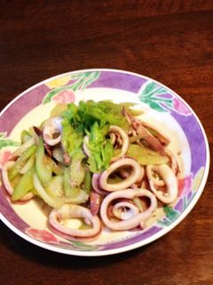 簡単!美味しい! イカとセロリの塩麹炒め-レシピのメイン写真