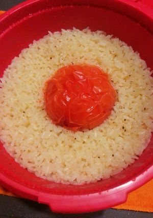 電子レンジ圧力鍋で作るトマト丸ごとピラフ-レシピのメイン写真