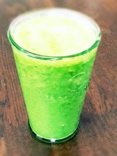 材料3つで小松菜のグリーンスムージー-レシピのメイン写真