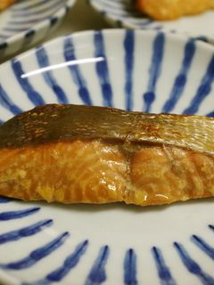 柚子胡椒でぴりっと☆鮭の漬け焼き♪-レシピのメイン写真