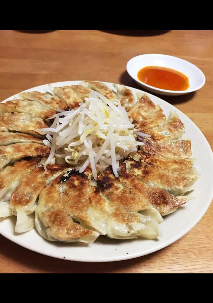 簡単！野菜たっぷり♡我が家の焼き餃子-レシピのメイン写真