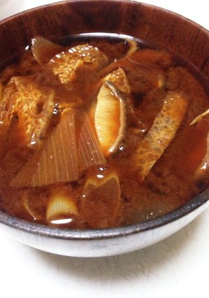 椎茸と油揚げの赤だし-レシピのメイン写真
