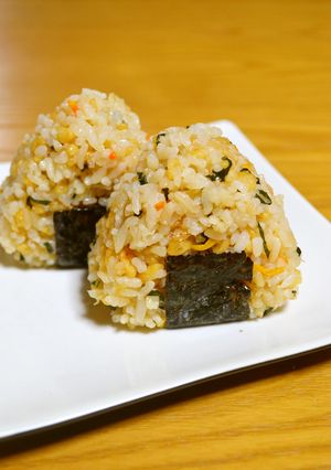 炊き込みご飯のおにぎり『天かす＋大葉』-レシピのメイン写真