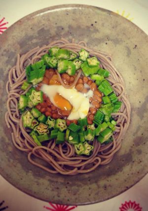 夏に最高☆オクラ納豆のネバネバ月見蕎麦☆-レシピのメイン写真