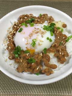 我が家の温玉納豆丼-レシピのメイン写真