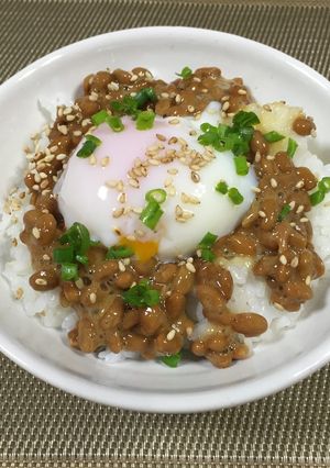 我が家の温玉納豆丼-レシピのメイン写真