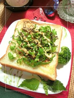 細切りピーマン×塩昆布の胡麻風味トースト-レシピのメイン写真