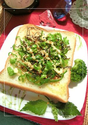 細切りピーマン×塩昆布の胡麻風味トースト-レシピのメイン写真