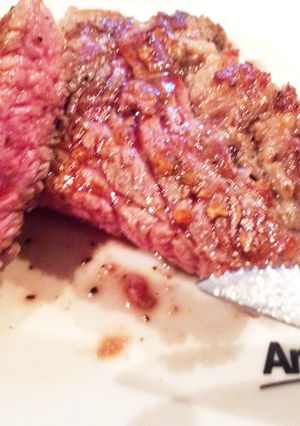 安い牛肉でも柔らかジューシーステーキ-レシピのメイン写真