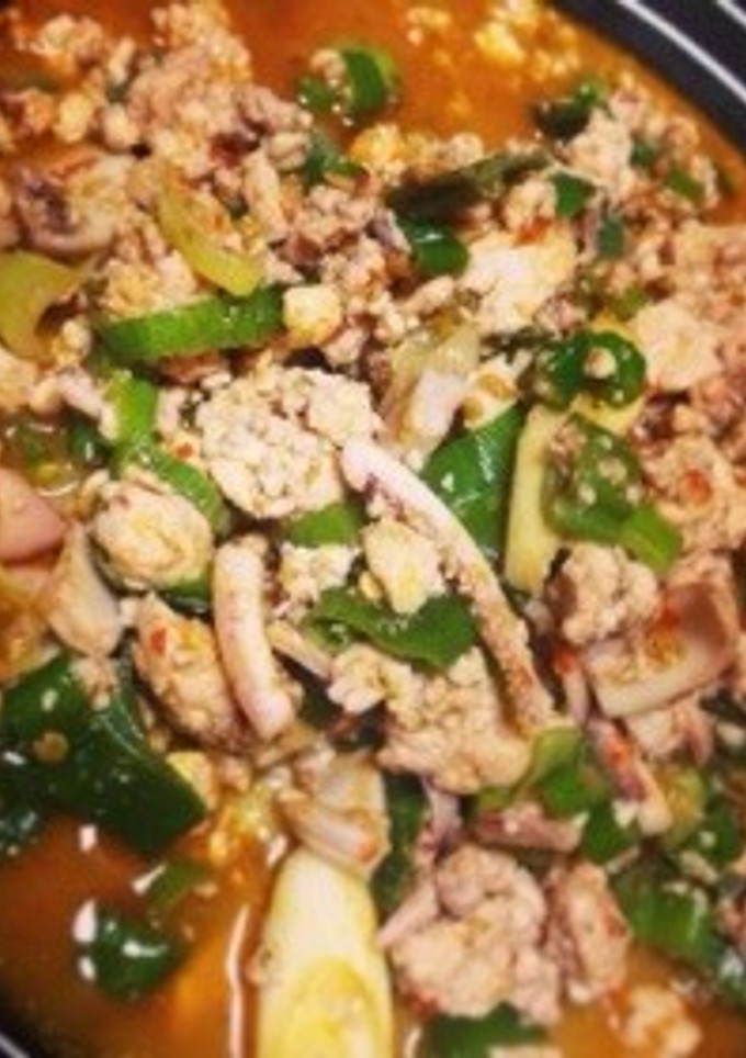 イカと鶏挽肉と豆腐とネギのバジルソース炒-レシピのメイン写真