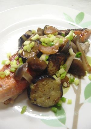 鮭と野菜のソテー☆にんにくバター醤油味☆-レシピのメイン写真