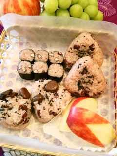秋*行楽に!赤飯おにぎり&細巻き♪-レシピのメイン写真