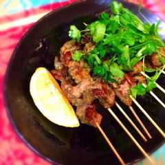 รูปของ ラム肉のスパイシー串焼き