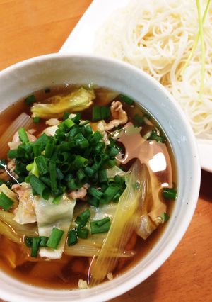 豚コマとキャベツで☆温かい麺のつけ汁☆-レシピのメイン写真