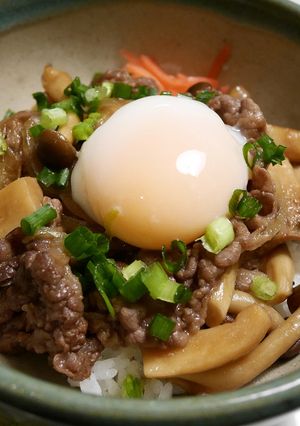 簡単！うまっ♪きのこの食感を楽しむ牛丼-レシピのメイン写真