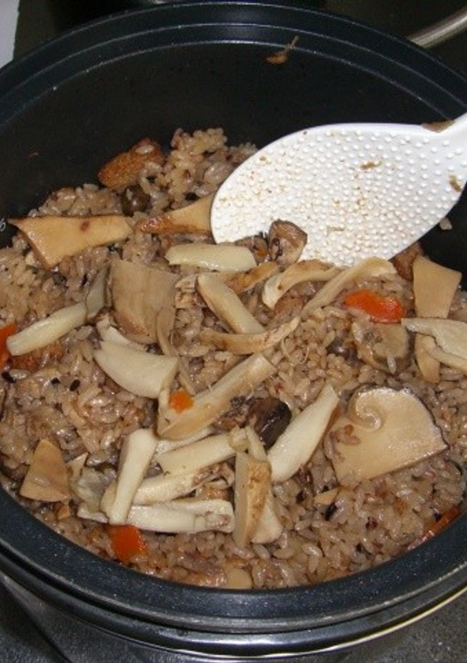 本松茸と白松茸（モミタケ）の炊き込みご飯-レシピのメイン写真
