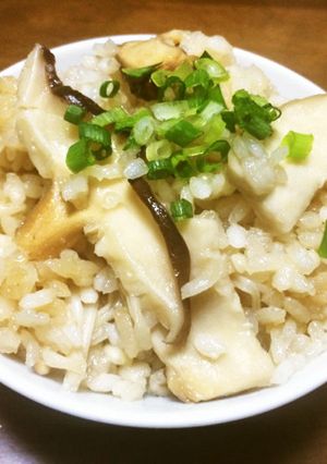 俺流!たっぷりキノコだけの炊き込みご飯-レシピのメイン写真