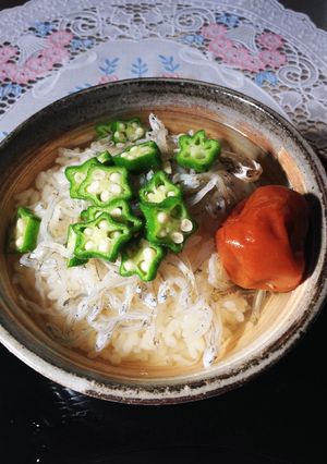 オクラと梅のかつお茶漬け-レシピのメイン写真