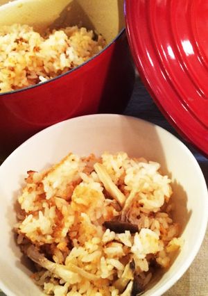 ルクルーゼで！エリンギと鮭の炊込みご飯-レシピのメイン写真