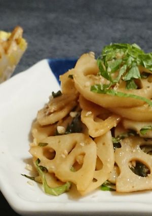 彼のお気に入り。蓮根と大葉の甘辛黒酢炒め-レシピのメイン写真