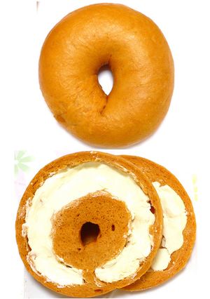 ベーグル☆完熟トマトとクリームチーズ-レシピのメイン写真