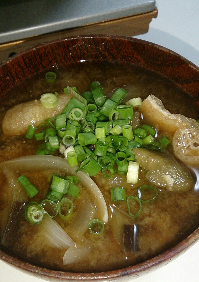 茄子と玉ねぎの味噌汁-レシピのメイン写真