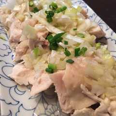 รูปของ 簡単胸肉で！蒸し鶏のネギソース