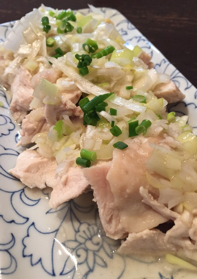 簡単胸肉で！蒸し鶏のネギソース-レシピのメイン写真