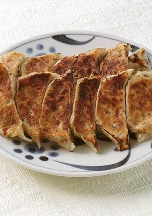 鶏ひき肉で作るヘルシー☆ジューシー餃子-レシピのメイン写真