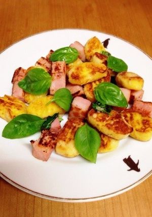 厚切りベーコンとバジルの揚げニョッキ-レシピのメイン写真