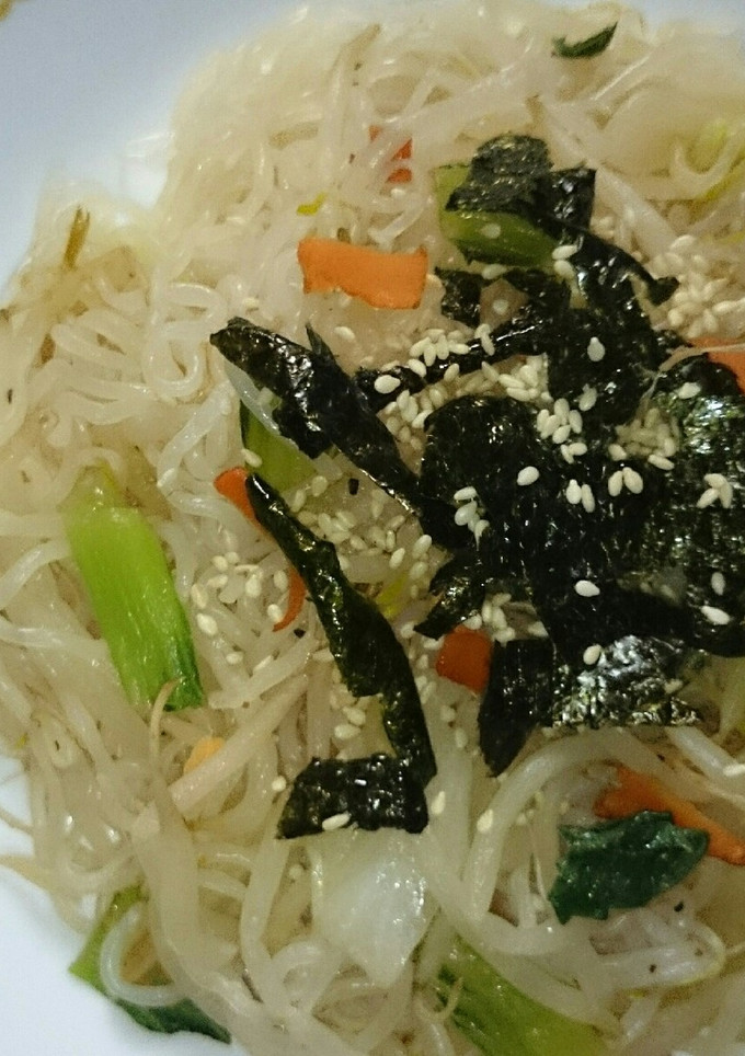 白滝×香味ﾍﾟｰｽﾄで簡単焼きそば風♪-レシピのメイン写真