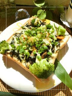 ひじきの煮物とブロッコリーのトースト-レシピのメイン写真