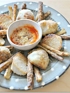 里芋とごぼうの米粉揚げ トマチーズソース-レシピのメイン写真