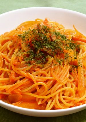 シンプルで美味♡ハムと玉葱のトマトパスタ-レシピのメイン写真