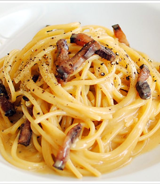 グアンチャーレと全卵＋卵黄カルボナーラ by 神戸いたりあ屋