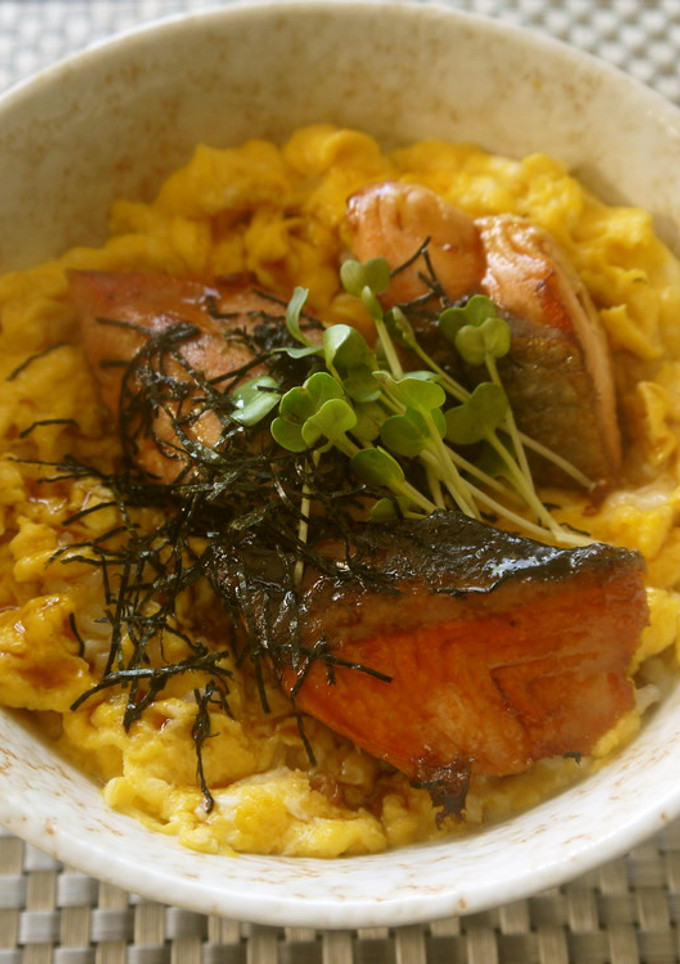 秋鮭の照り焼きで♪　ふわとろ甘辛卵丼♡-レシピのメイン写真