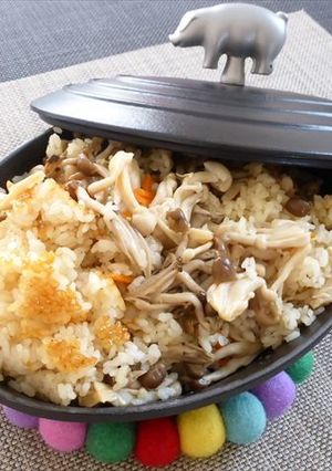 ストウブで炊きこみご飯-レシピのメイン写真