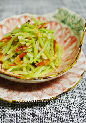 ブロッコリーの茎と桜海老の塩レモン炒め-レシピのメイン写真