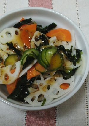 れんこんの薄切りサラダ-レシピのメイン写真