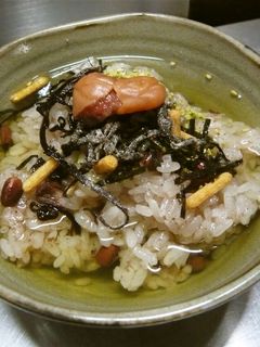 サラサラもちもち、赤飯茶漬け♪-レシピのメイン写真