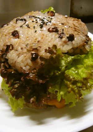 赤飯で作るライスバーガー☆-レシピのメイン写真