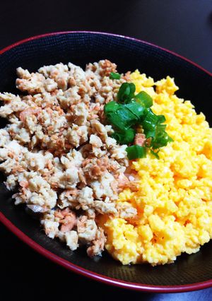 秋鮭☆秋鮭の鶏そぼろ丼-レシピのメイン写真
