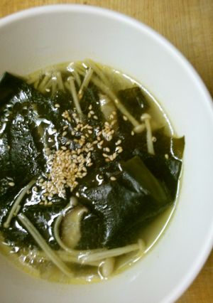 簡単 ワカメ 椎茸 えのきの 中華スープ-レシピのメイン写真