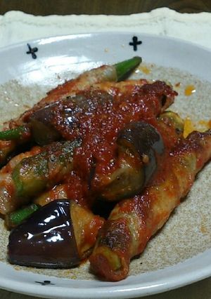 豚バラのおくら巻きトマトソース-レシピのメイン写真