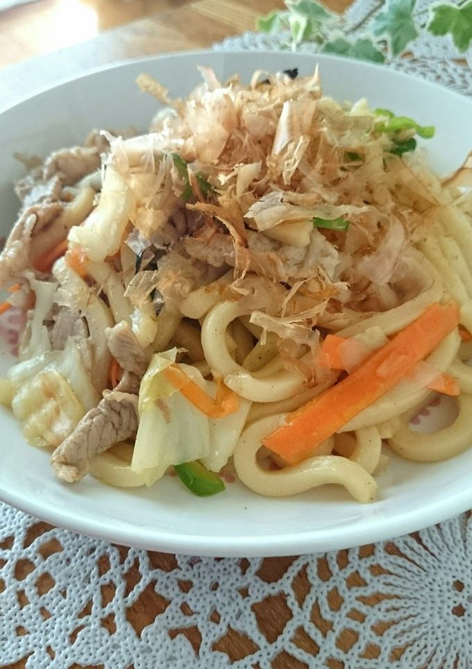 簡単ランチ☆オイスターソースで焼きうどん-レシピのメイン写真