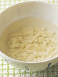 うどん(ゆでめんから)9〜11カ月ごろ-レシピのメイン写真