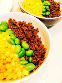 合い挽肉とコーンと枝豆のそぼろ丼-レシピのメイン写真